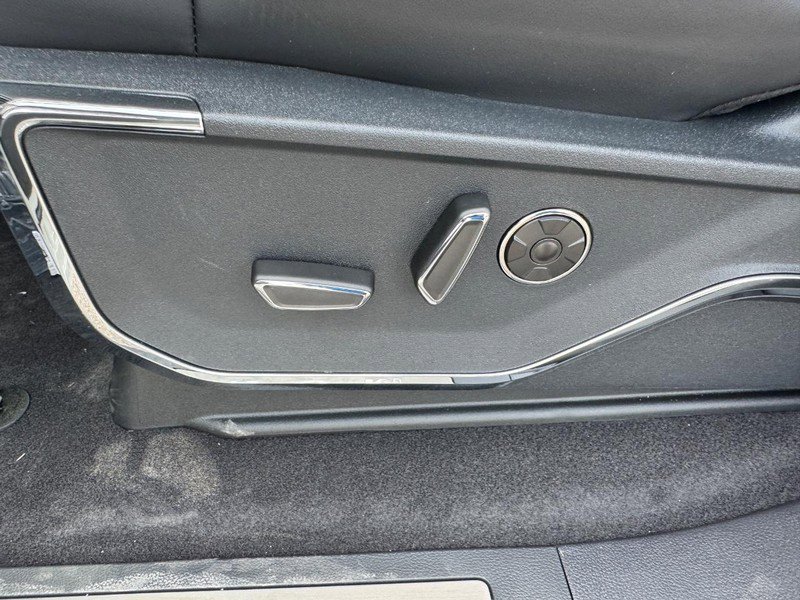 New 2025 Ford F150 Platinum w/ Equipment Group 702A High image 18