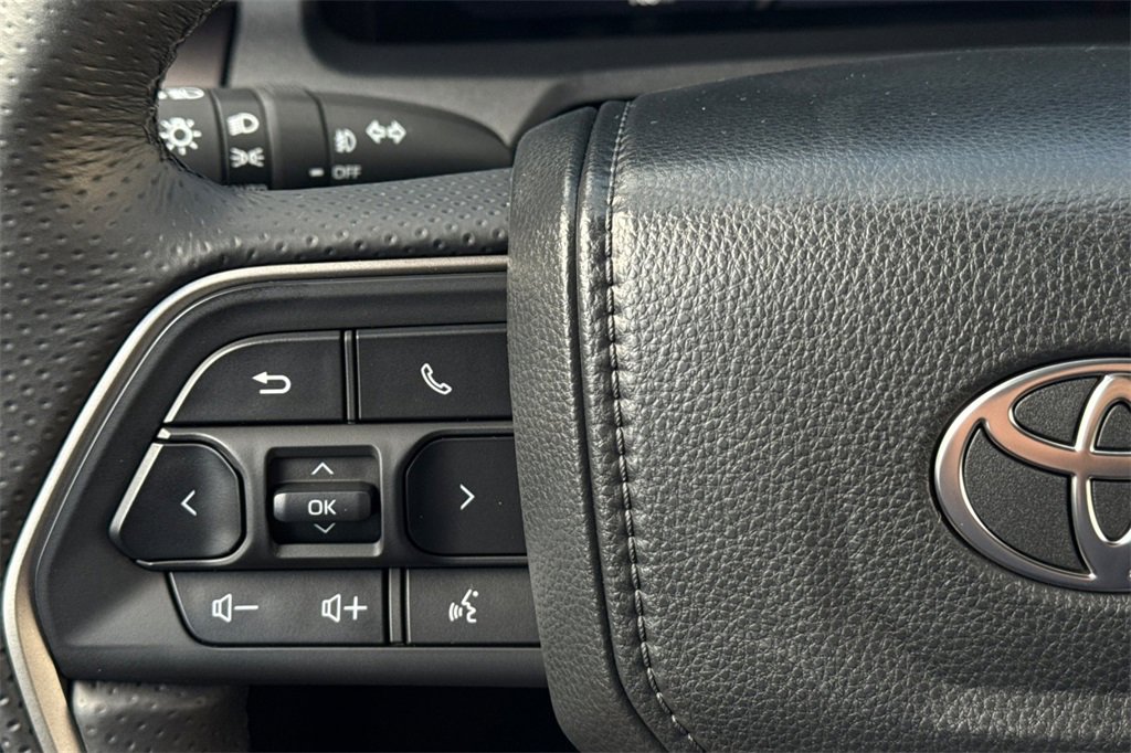 Used 2025 Toyota 4Runner TRD Off-Road Premium image 28