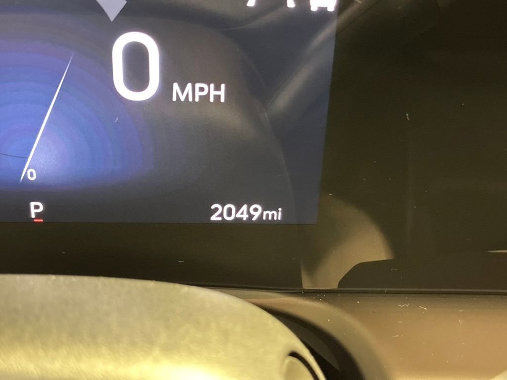 Certified 2025 Buick Encore GX Avenir w/ Avenir Technology Package image 35