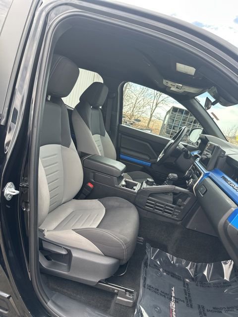 Used 2024 Toyota Tacoma TRD Off-Road image 39