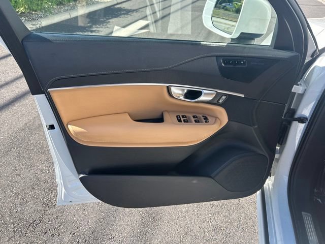 Certified 2023 Volvo XC90 B6 Ultimate w/ Protection Package Premier AWD/4WD image 18