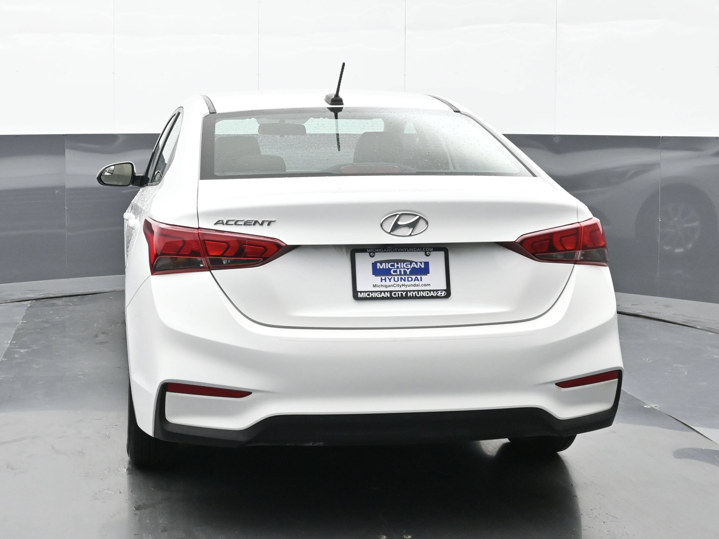 Used 2022 Hyundai Accent SEL FWD image 3