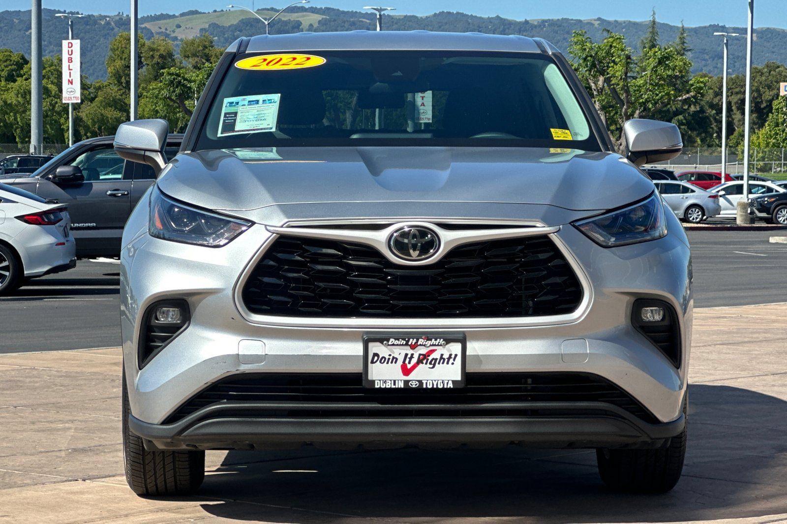 Used 2022 Toyota Highlander LE AWD/4WD image 10