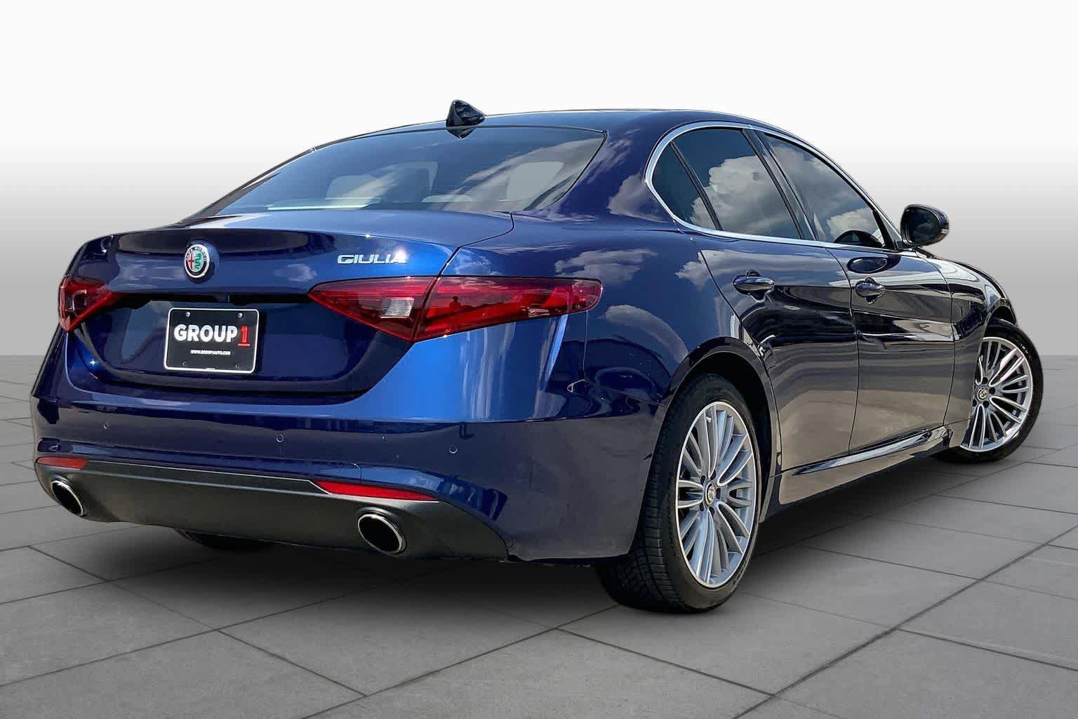 Used 2018 Alfa Romeo Giulia Ti w/ Quick Order Package 22Z Lusso RWD image 13