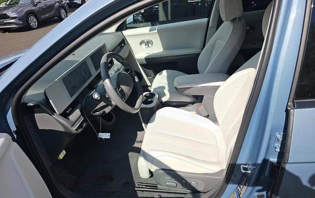 Used 2023 Hyundai Ioniq 5 Limited AWD/4WD image 5