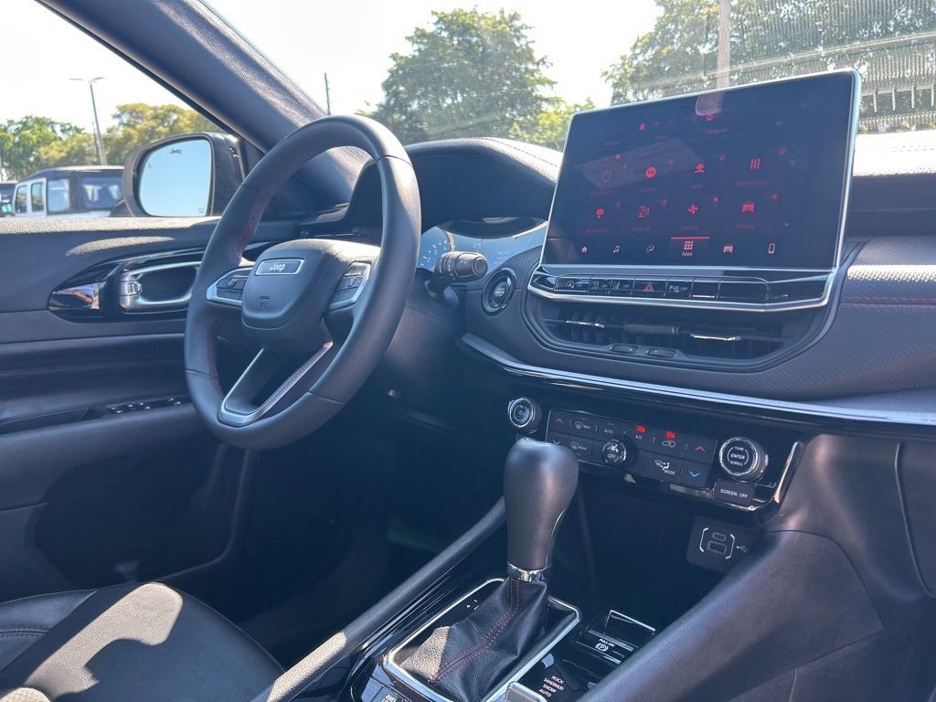 Used 2024 Jeep Compass Trailhawk image 23