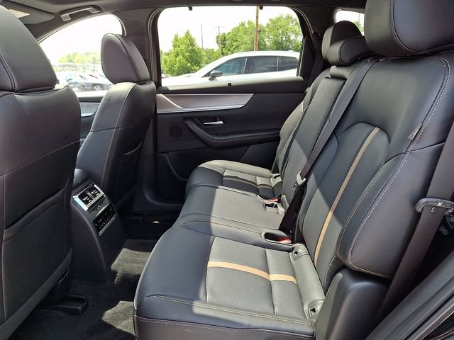 Certified 2025 MAZDA CX-70 Plug-In Hybrid w/ Premium Plus AWD/4WD image 12