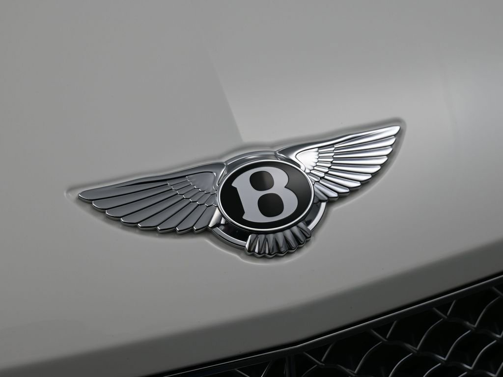 Certified 2023 Bentley Bentayga Plug-In Hybrid AWD/4WD image 13