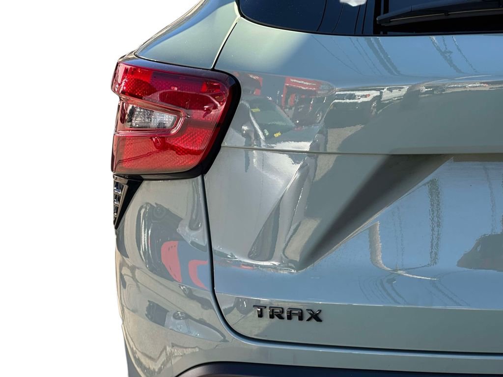 Used 2024 Chevrolet Trax RS w/ Driver Confidence Package FWD image 23