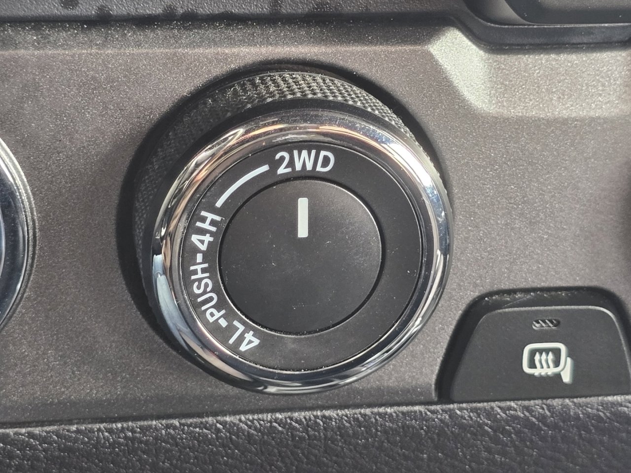 Certified 2017 Toyota Tacoma TRD Sport AWD/4WD image 6