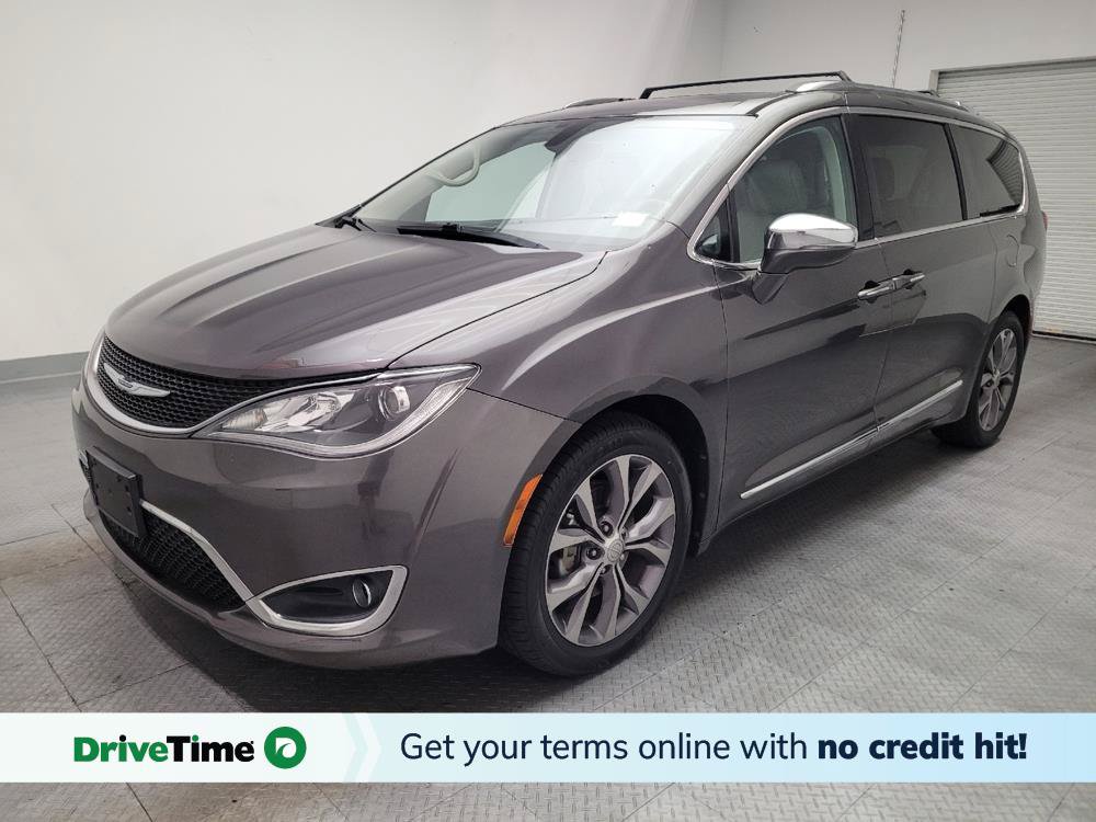 Used 2017 Chrysler Pacifica Limited w/ UConnect Theater Package