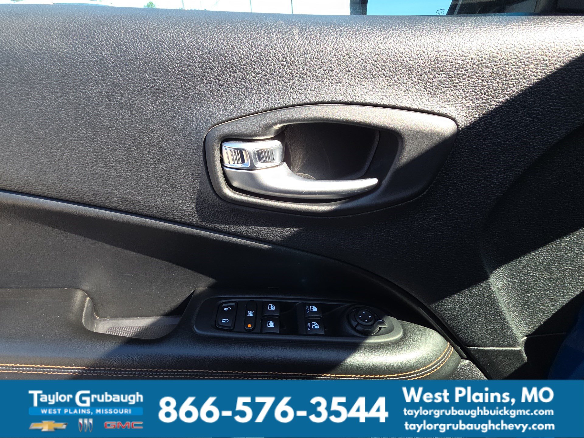 Used 2019 Jeep Compass Limited AWD/4WD image 13