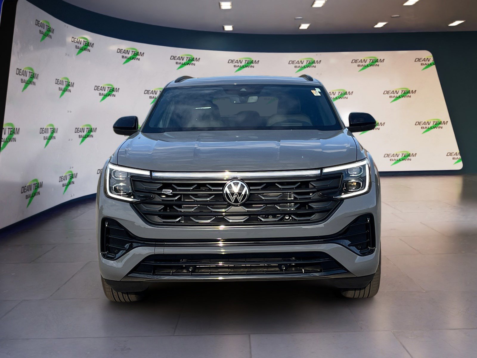 New 2026 Volkswagen Atlas Cross Sport SEL R-Line image 2