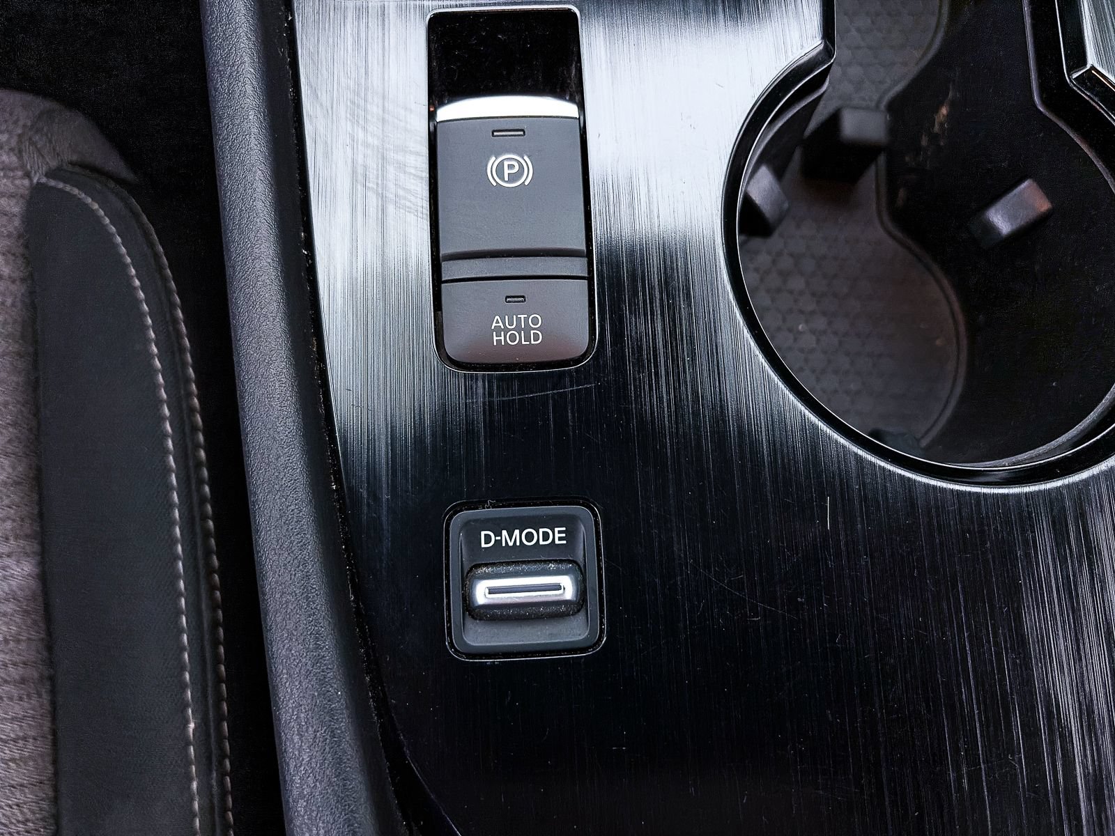 Used 2022 Nissan Rogue SV FWD image 26