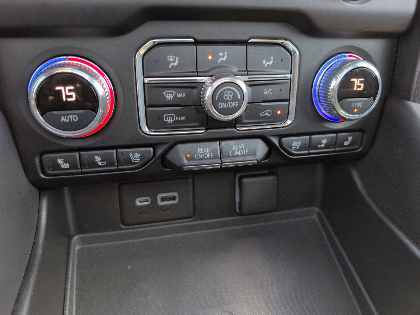 Used 2022 GMC Yukon AT4 image 29