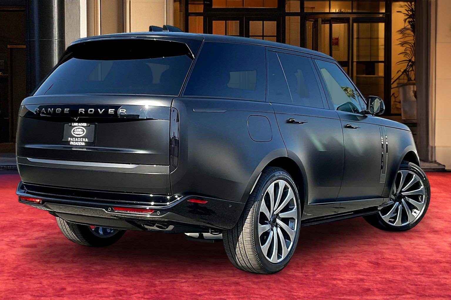 New 2026 Land Rover Range Rover SE image 4