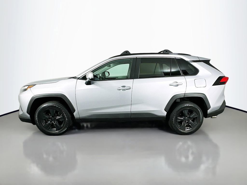 Used 2022 Toyota RAV4 XLE image 2