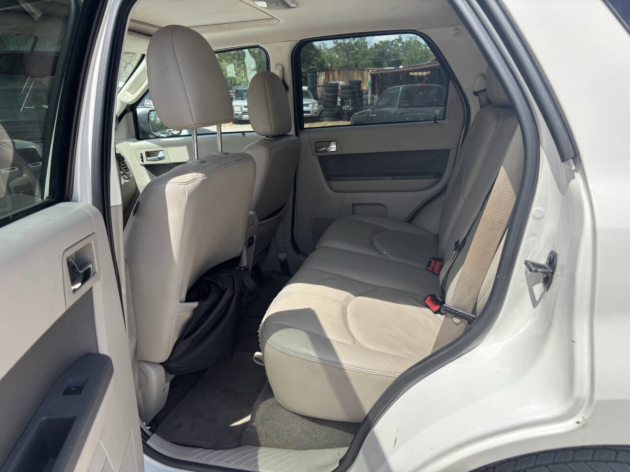 Used 2010 Mercury Mariner 2WD image 14