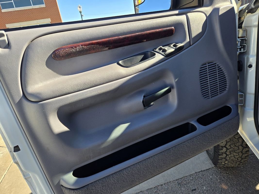 Used 1998 Dodge Ram 2500 Truck ST image 15