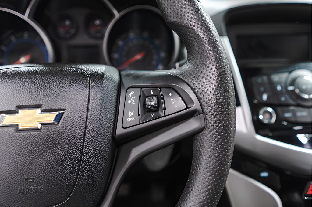 Used 2016 Chevrolet Cruze LT image 13
