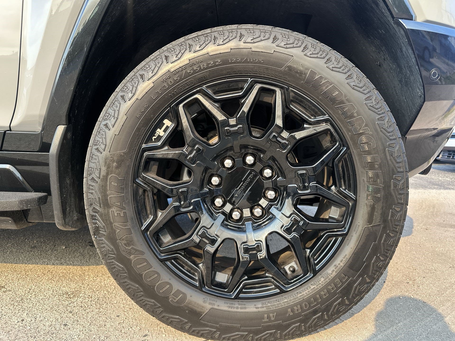 Used 2024 GMC Hummer EV 2X AWD/4WD image 17