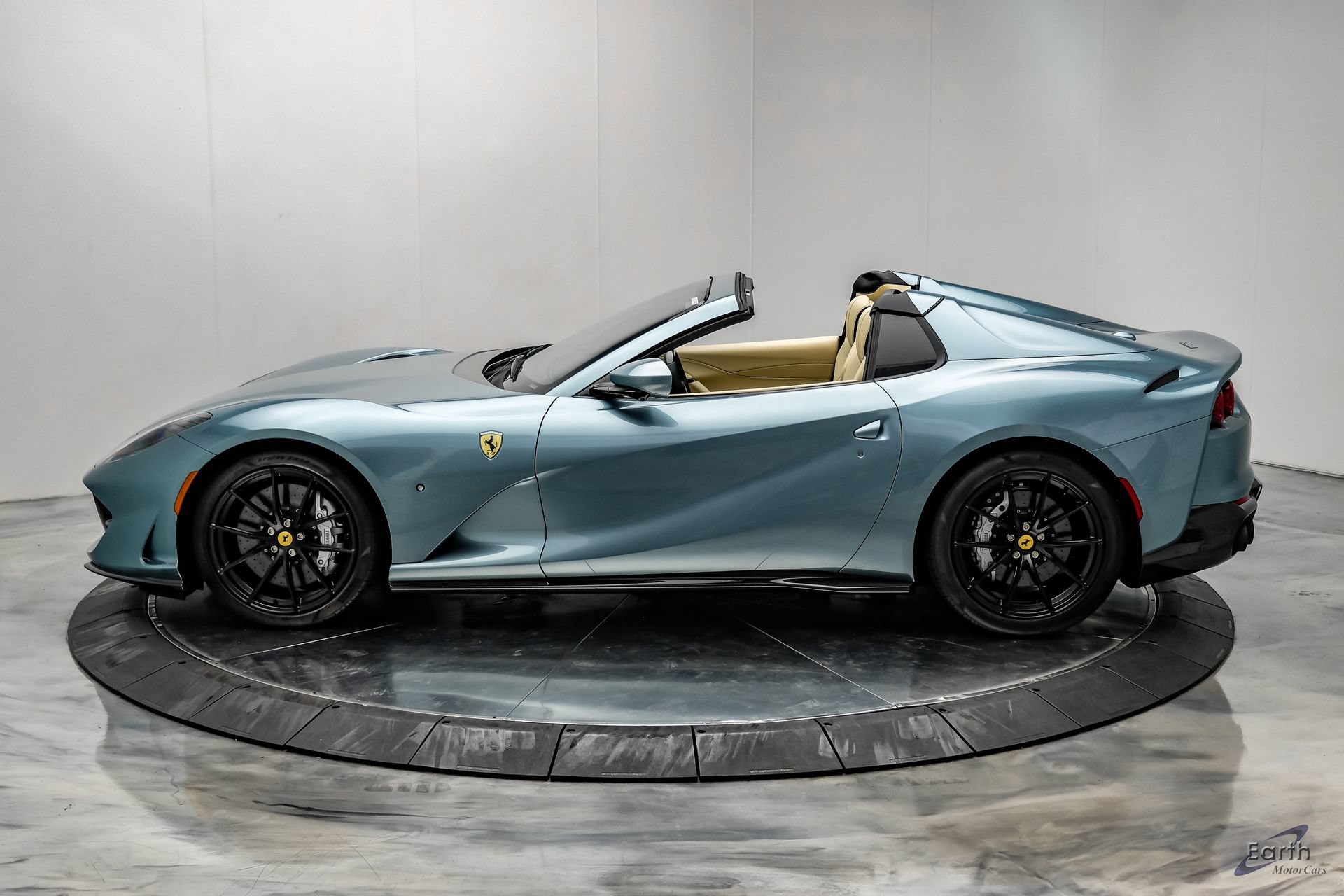 Used 2023 Ferrari 812 GTS RWD image 9