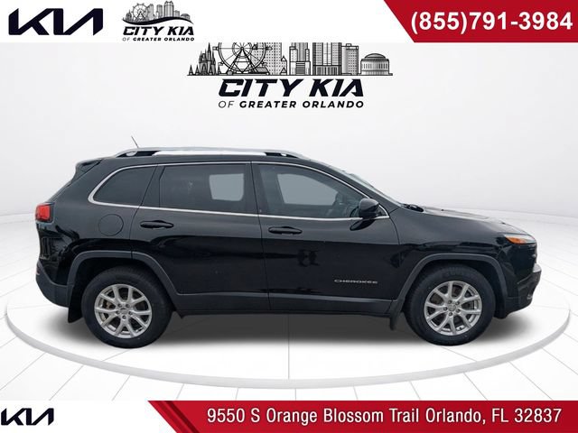 Used 2018 Jeep Cherokee Latitude FWD image 7