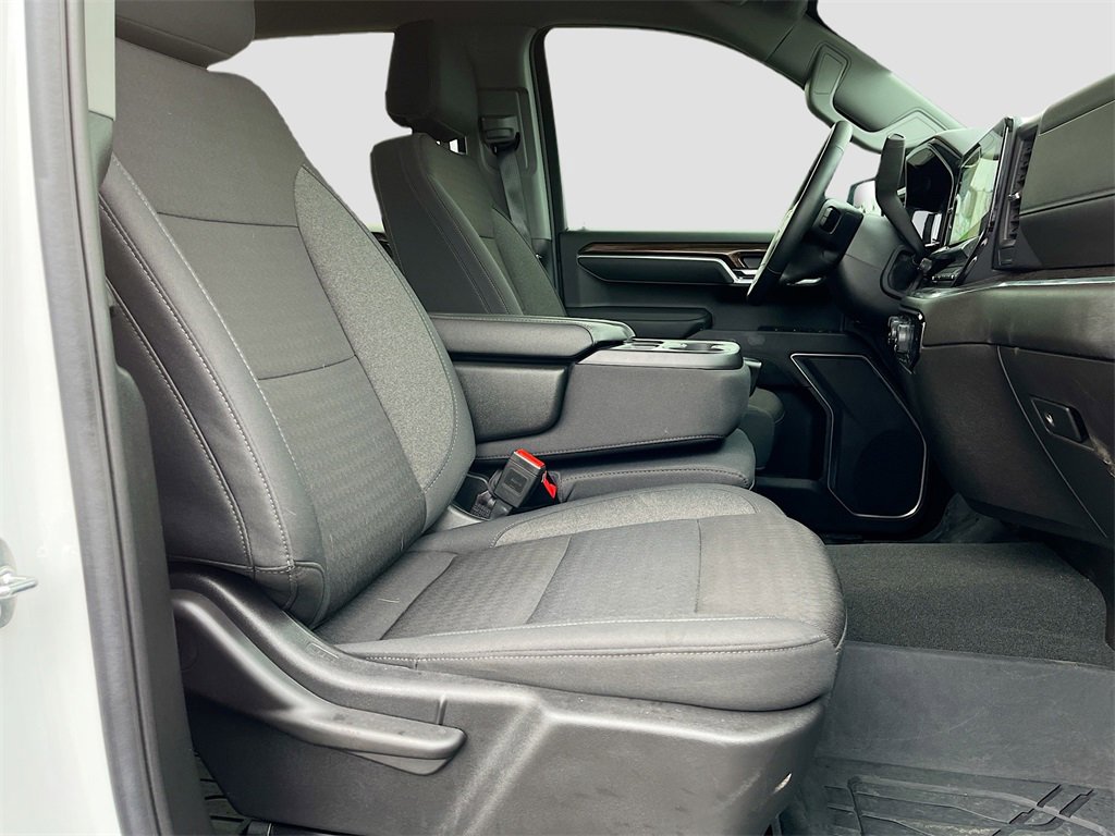 Used 2025 Chevrolet Silverado 1500 LT image 24