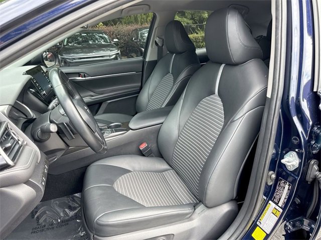 Used 2022 Toyota Camry SE image 11