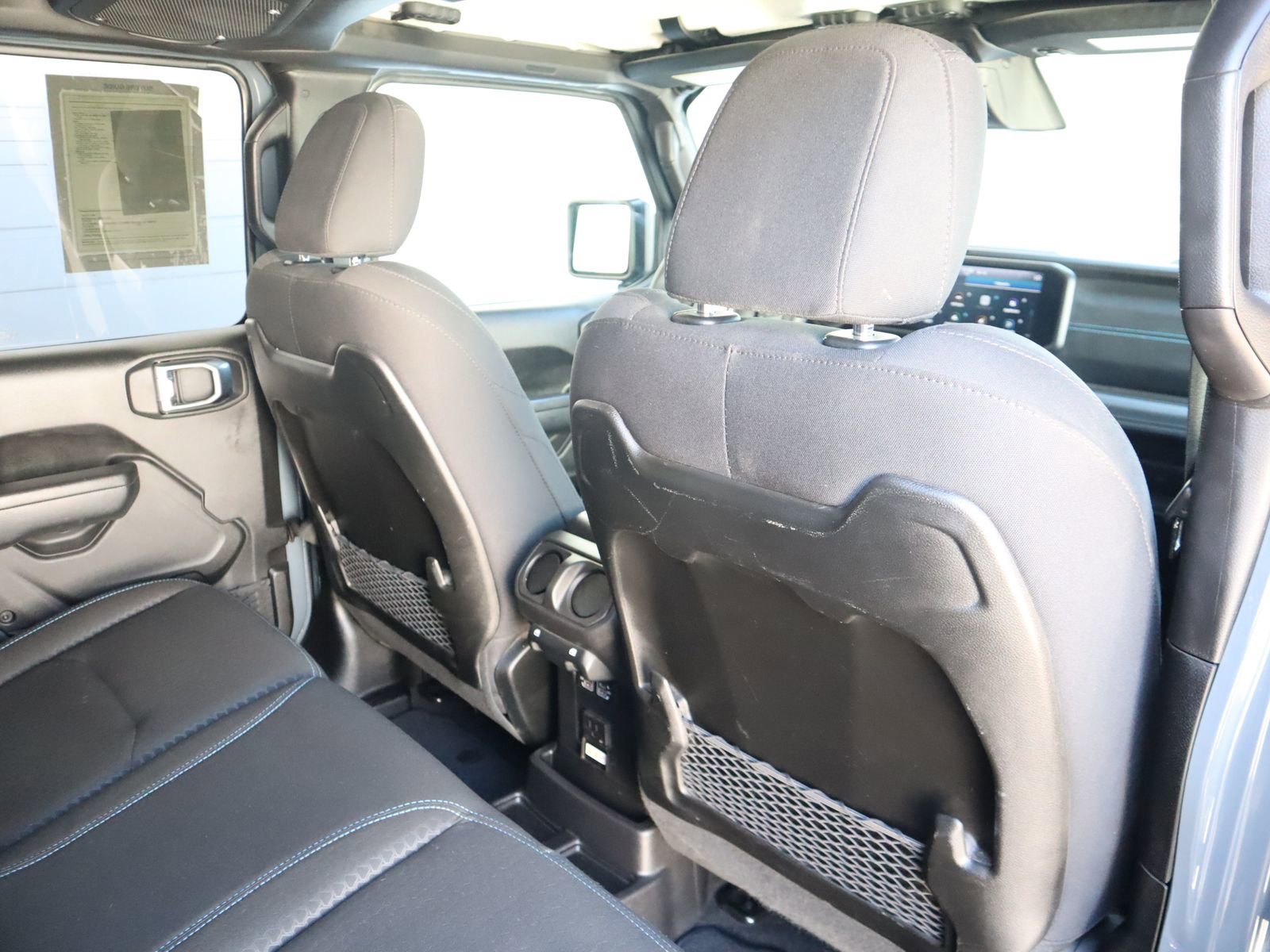 Used 2025 Jeep Wrangler Unlimited Rubicon 4xe image 46