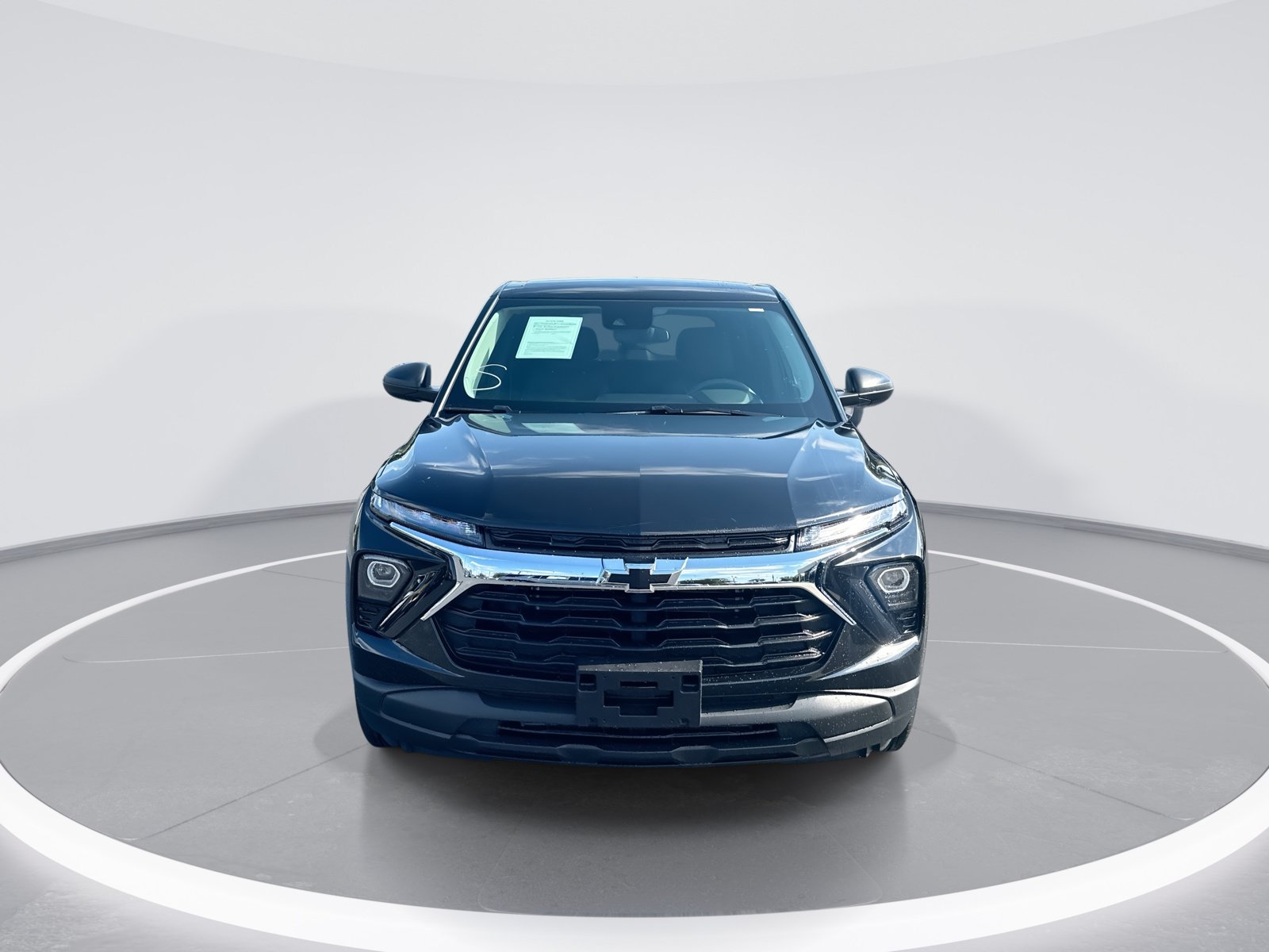 Used 2025 Chevrolet TrailBlazer LS w/ LS Convenience Package FWD image 3