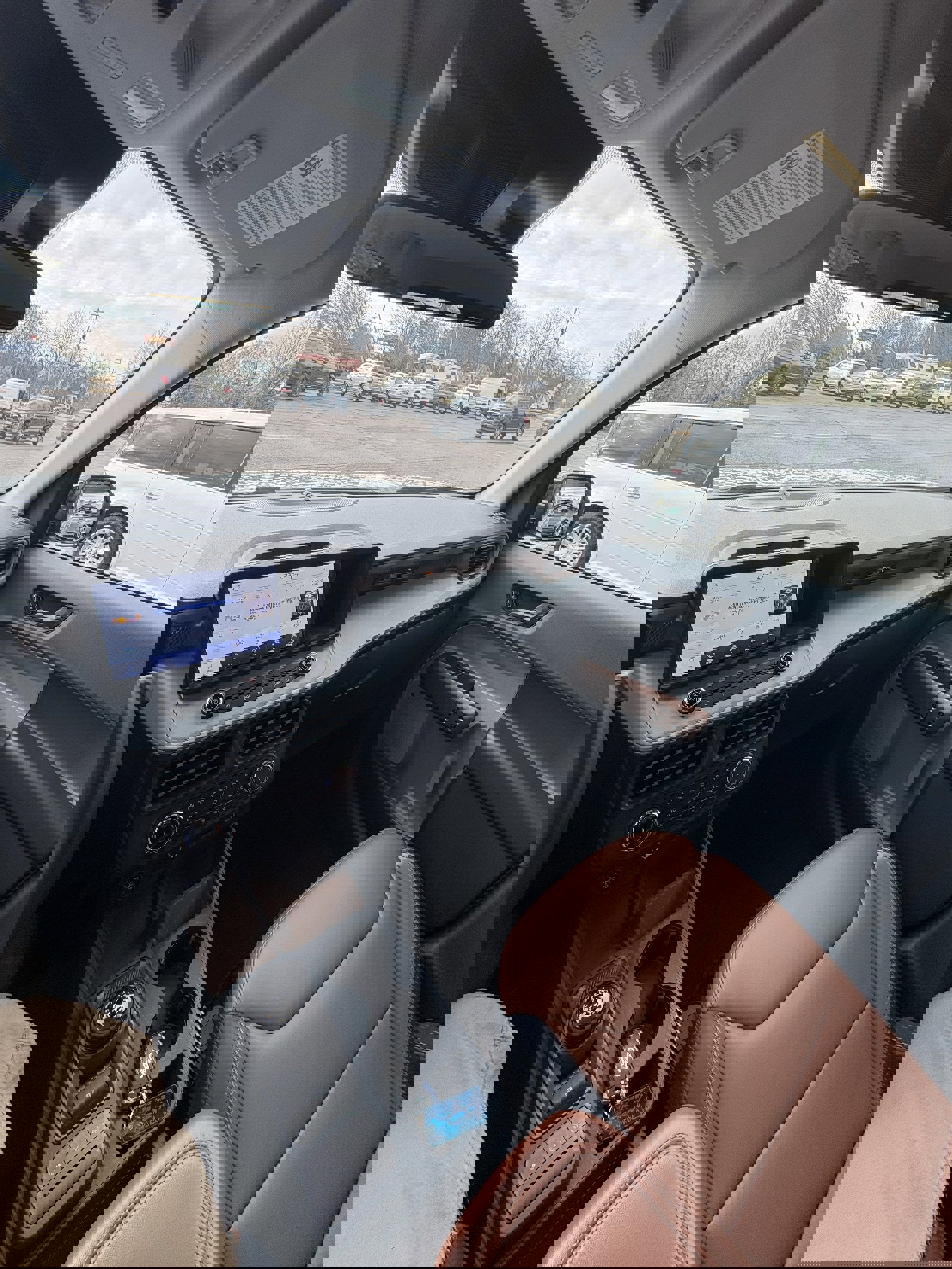 Used 2024 Ford Maverick Lariat image 8