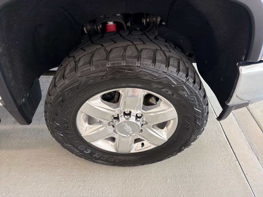 Used 2020 Chevrolet Silverado 2500 LTZ w/ LTZ Plus Package AWD/4WD image 4