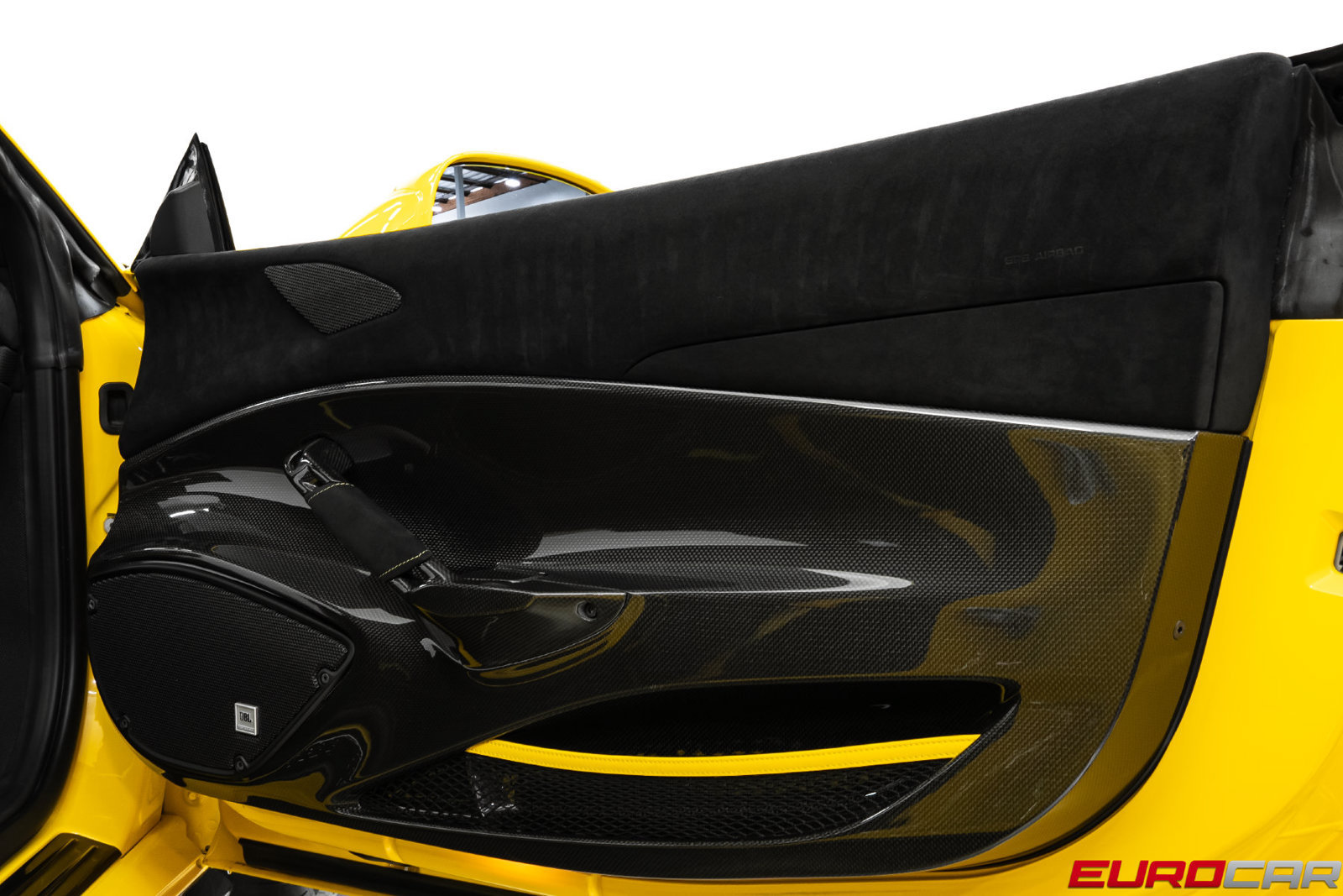 Used 2020 Ferrari 488 Pista Coupe RWD image 34