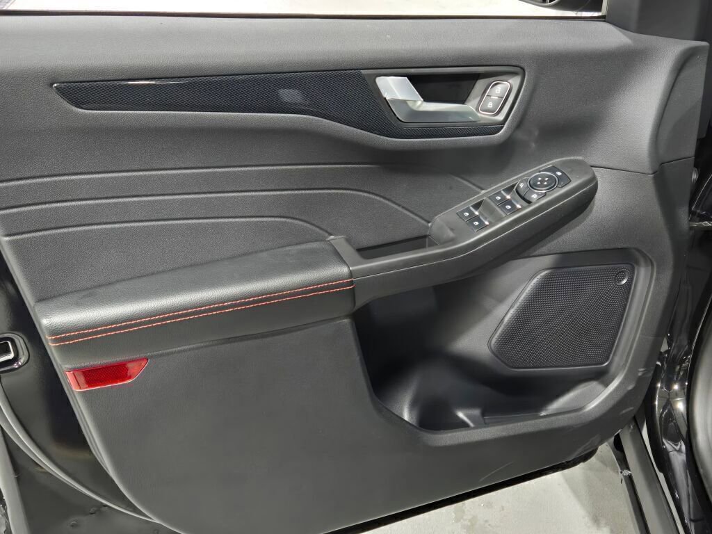 New 2025 Ford Escape ST-Line w/ Tech Pack #1 image 25