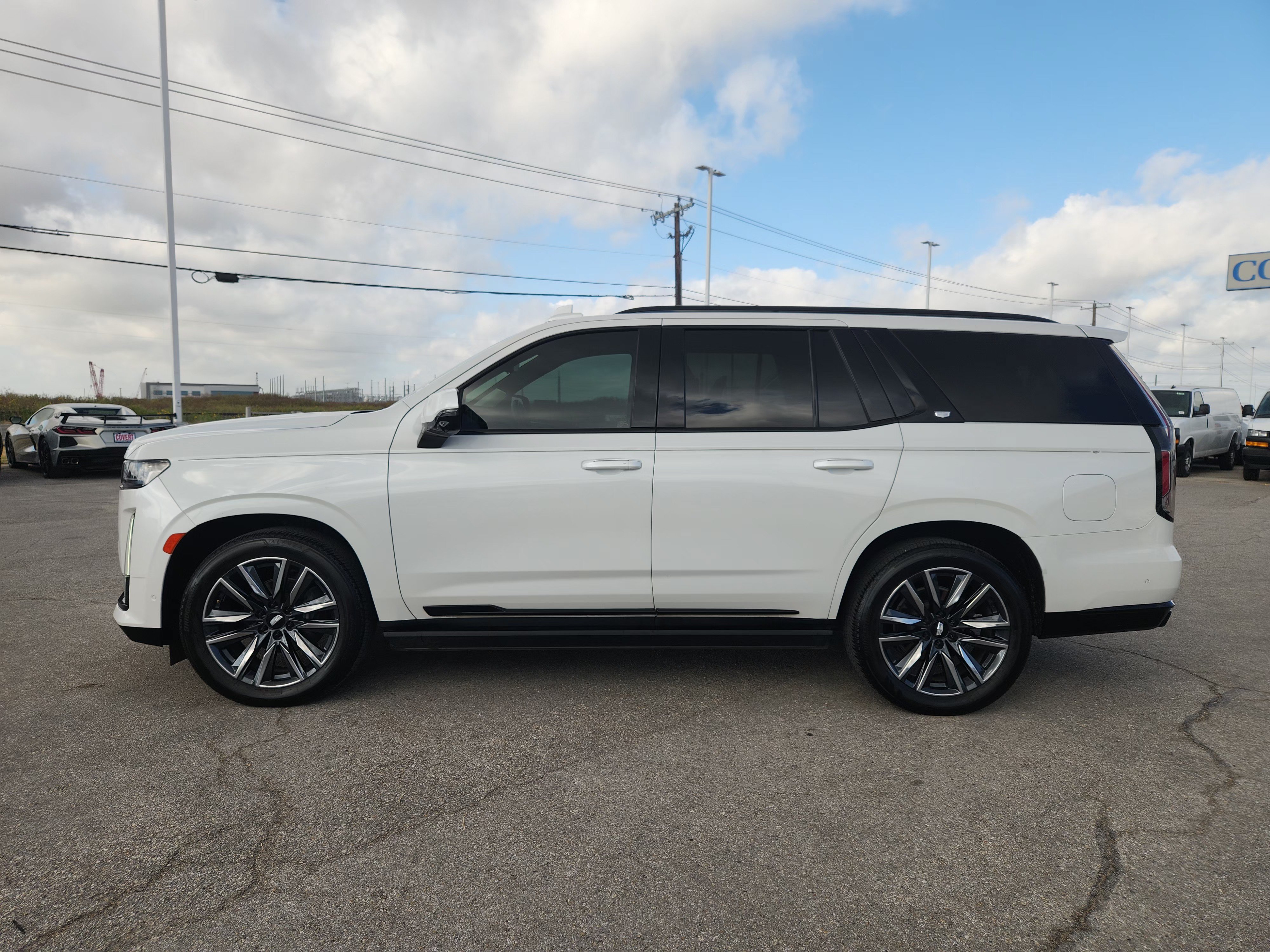 Used 2021 Cadillac Escalade Sport w/ Driver Assist Tech Package AWD/4WD image 4