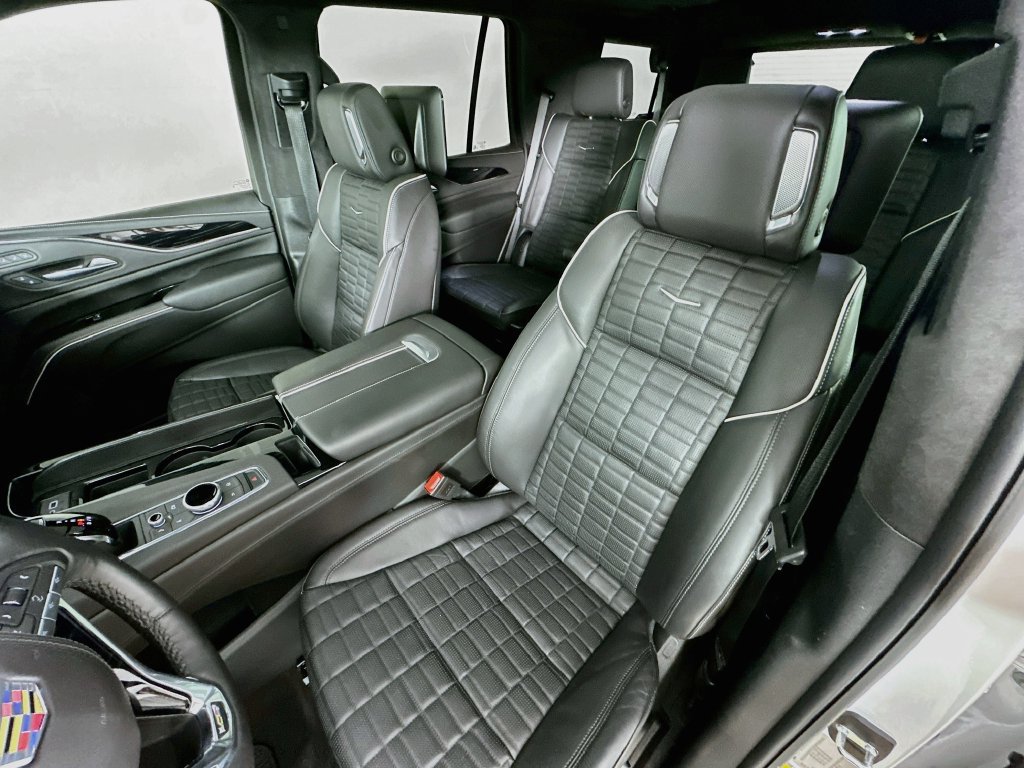 Certified 2024 Cadillac Escalade V w/ LPO, ONYX Package AWD/4WD image 27