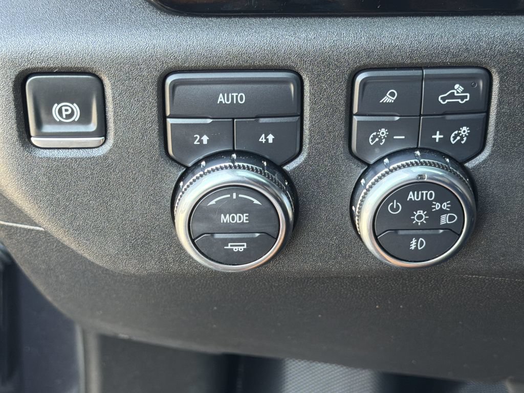 Used 2025 GMC Sierra 1500 SLT AWD/4WD image 12