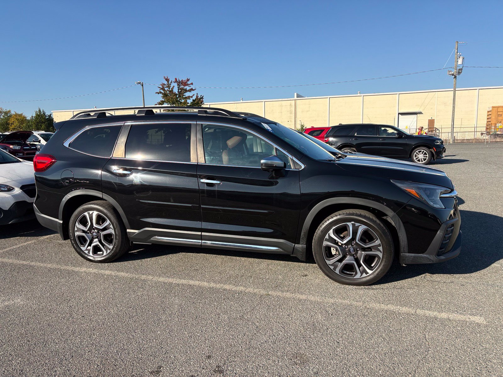 Used 2023 Subaru Ascent Touring AWD/4WD image 2