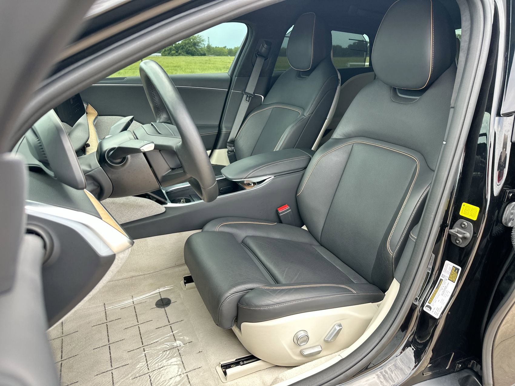 Used 2024 Lucid Air Touring AWD/4WD image 11