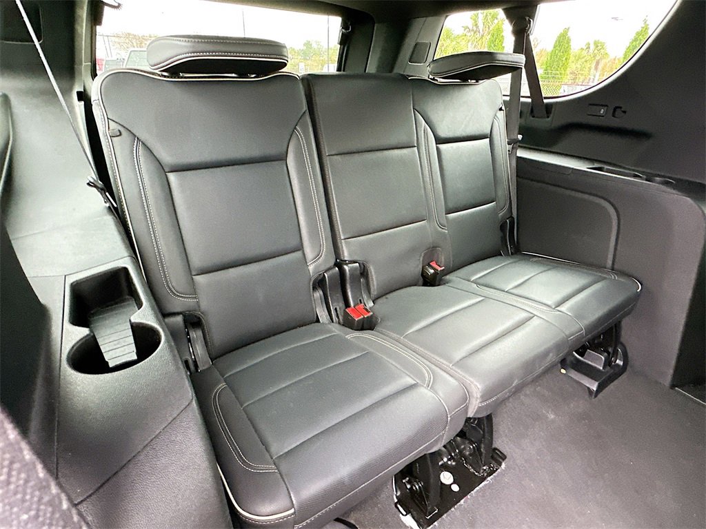 Used 2024 Chevrolet Suburban Premier image 27