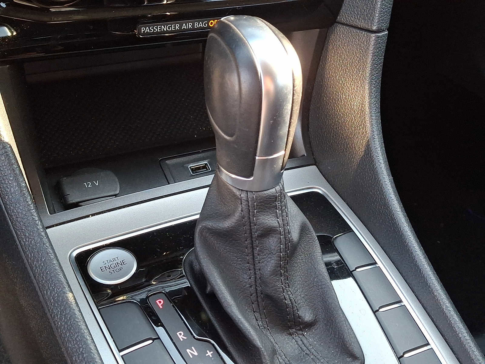 Used 2020 Volkswagen Passat 2.0T SE image 12