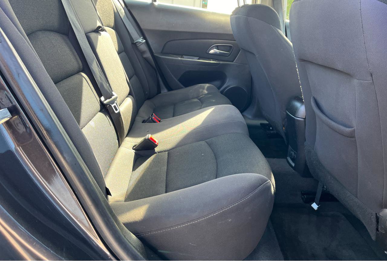 Used 2015 Chevrolet Cruze LT FWD image 16