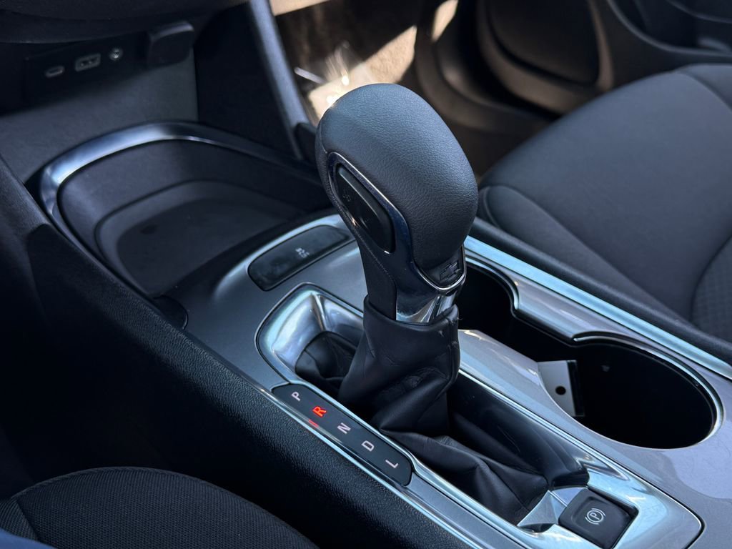 Used 2023 Chevrolet Malibu LT image 28