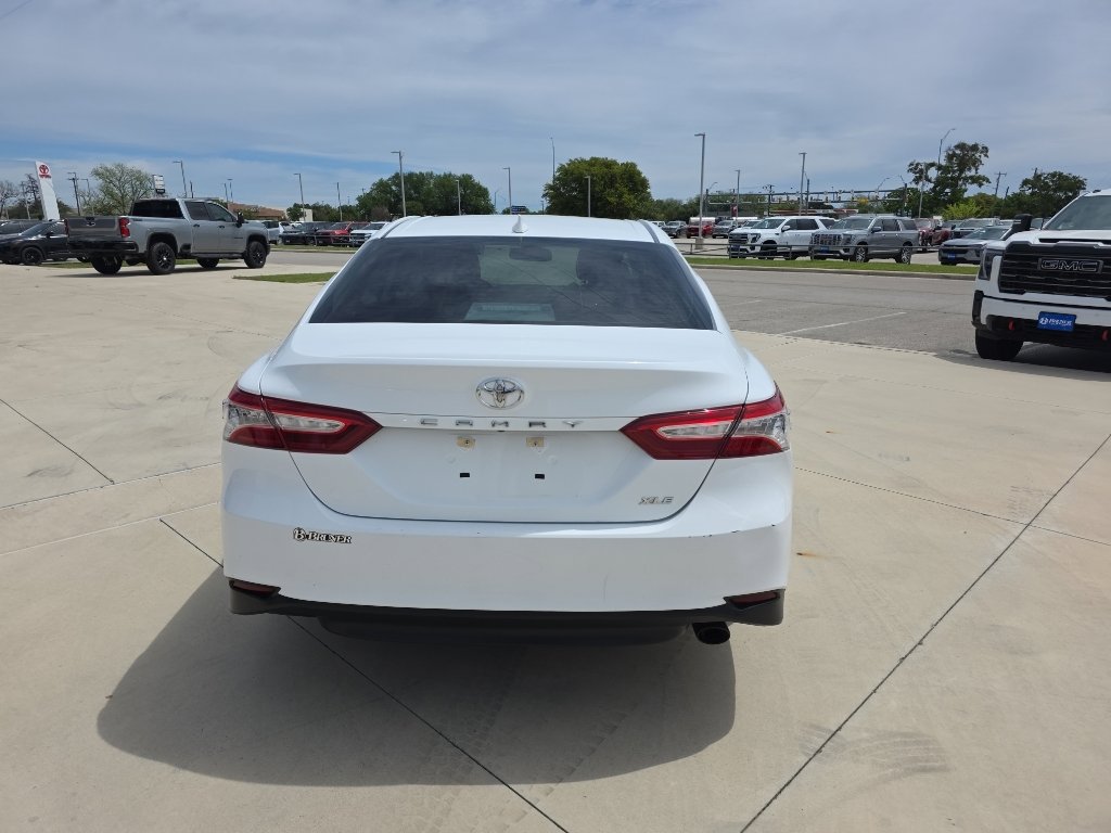 Used 2020 Toyota Camry XLE image 16