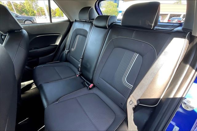 Certified 2022 Hyundai Venue Limited image 25