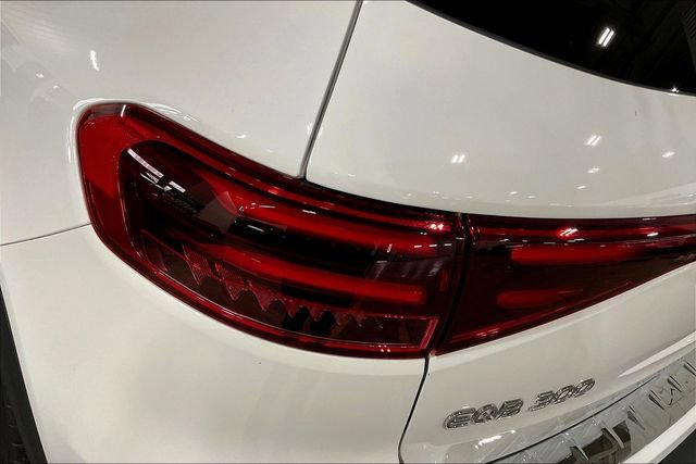 Used 2025 Mercedes-Benz EQB 300 4MATIC image 32