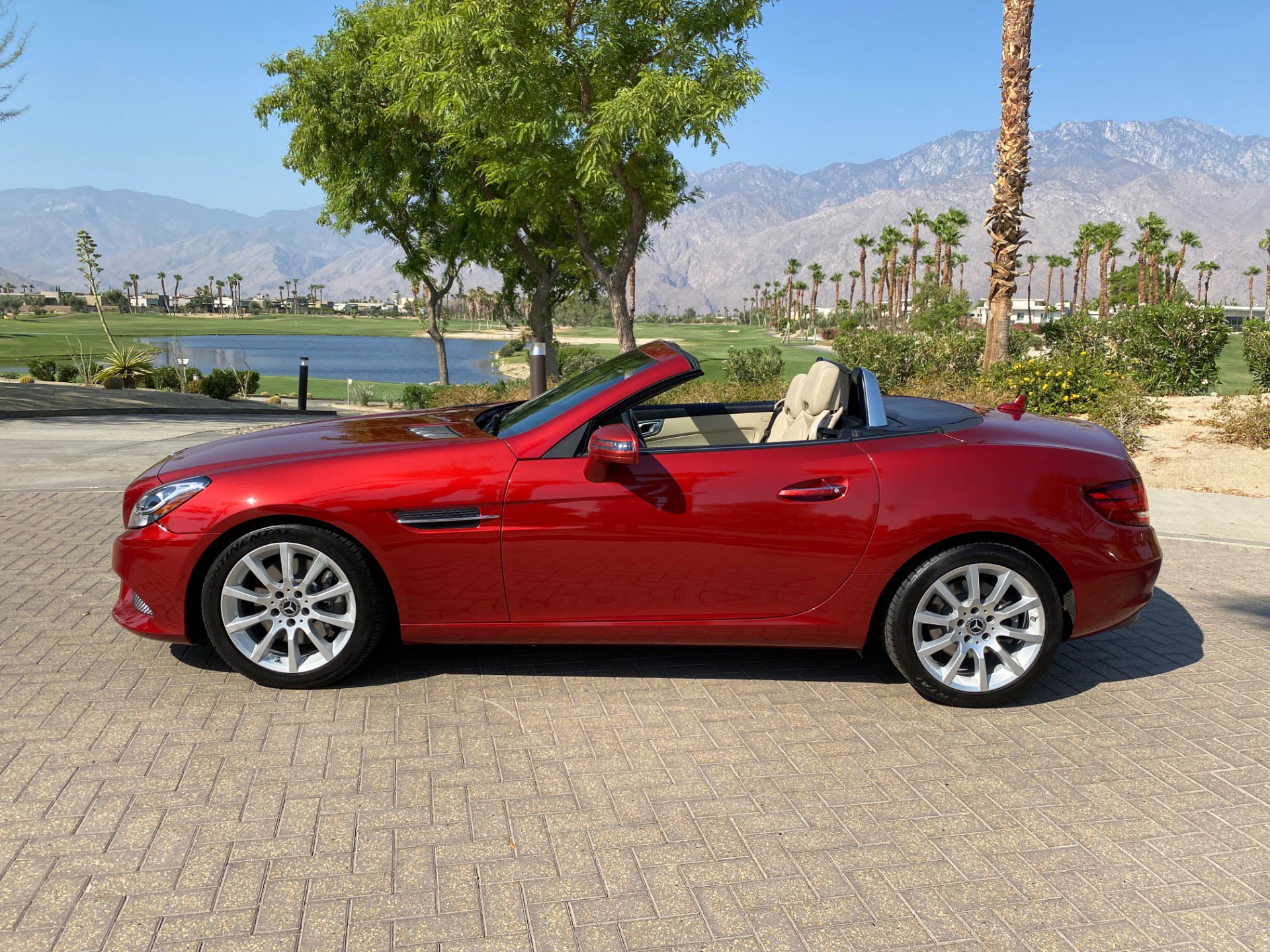 Used 2018 Mercedes-Benz SLC 300 image 31