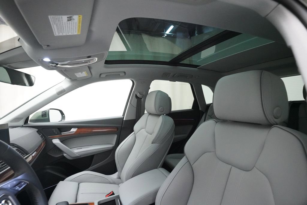 Used 2023 Audi Q5 2.0T Prestige w/ Prestige Package image 31