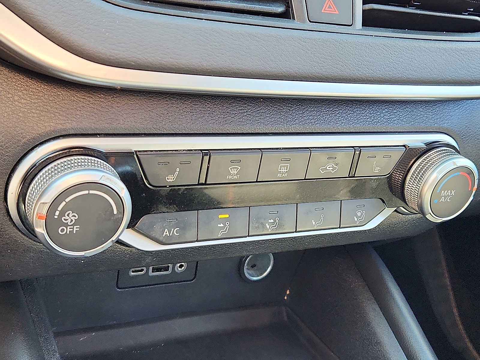 Used 2019 Nissan Altima 2.5 SR w/ SR Premium Package image 16